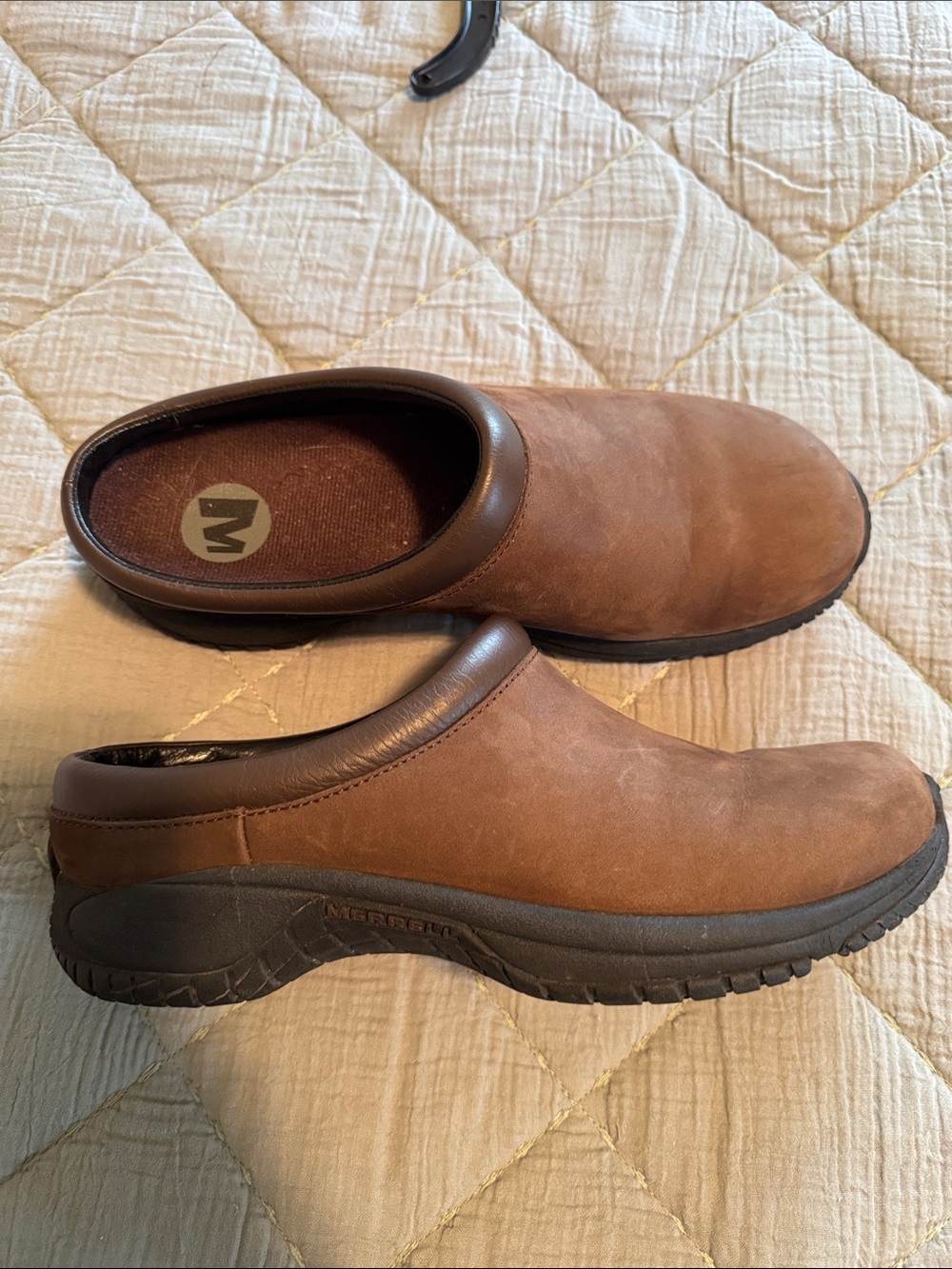 Merrell Women's Brown Suede Slip-On Clogs - Picture 2 of 6